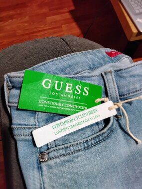 Size 28 Guess High Rise Skinny Jeans
